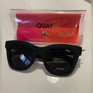Quay sunglasses #after hours / Matte Black/Smoke Polarized